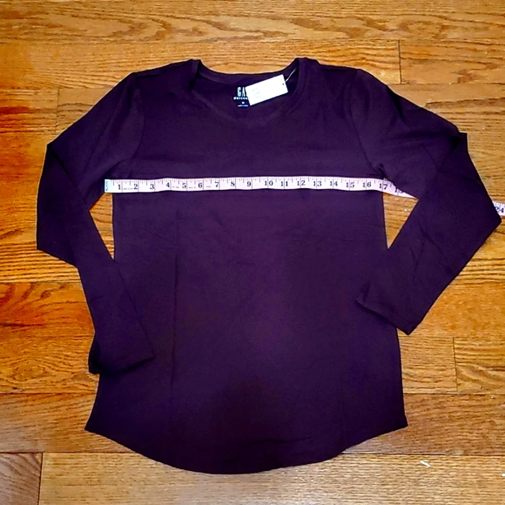 $👇NWT: GAP MATERNITY CREWNECK TEE - Picture 2 of 6
